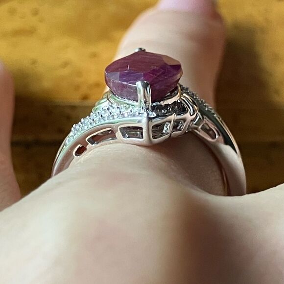 Genuine Ruby Sterling Silver Ring Size 7 - Picture 2 of 9